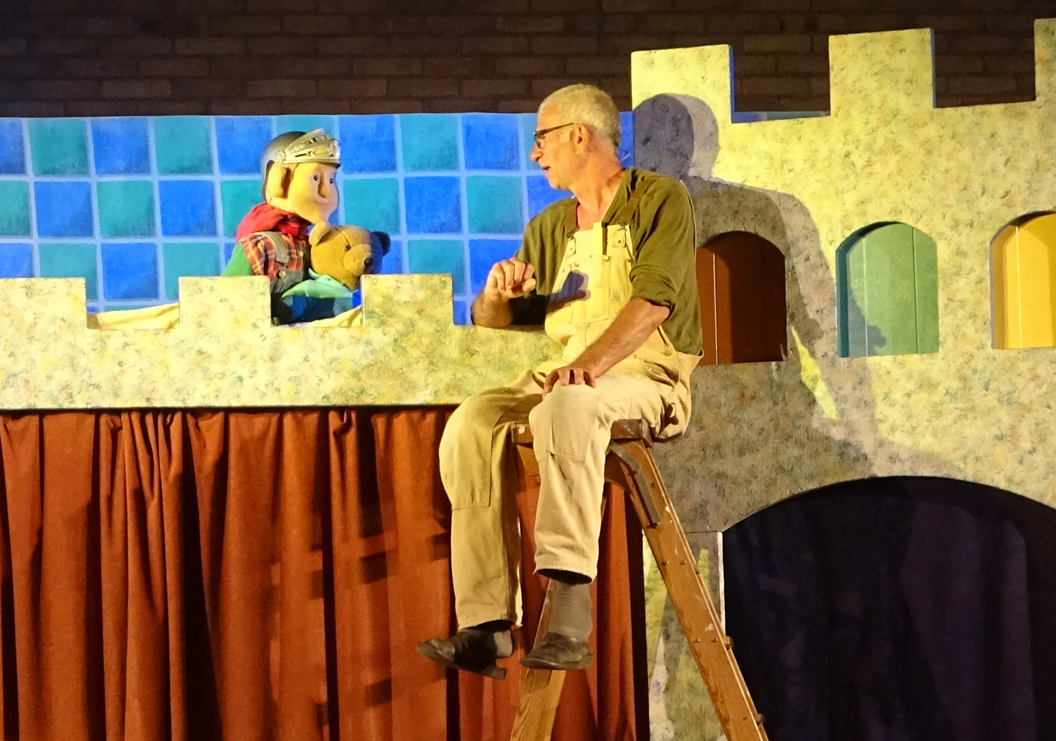 "... hij was niet zo dapper, maar wel heel erg slim. En hij heette... Ridder Tim!