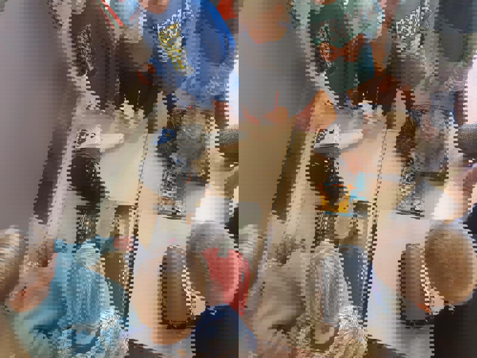 Aan het eind van de lessenreeks presenteren de kinderen hun werk aan elkaar