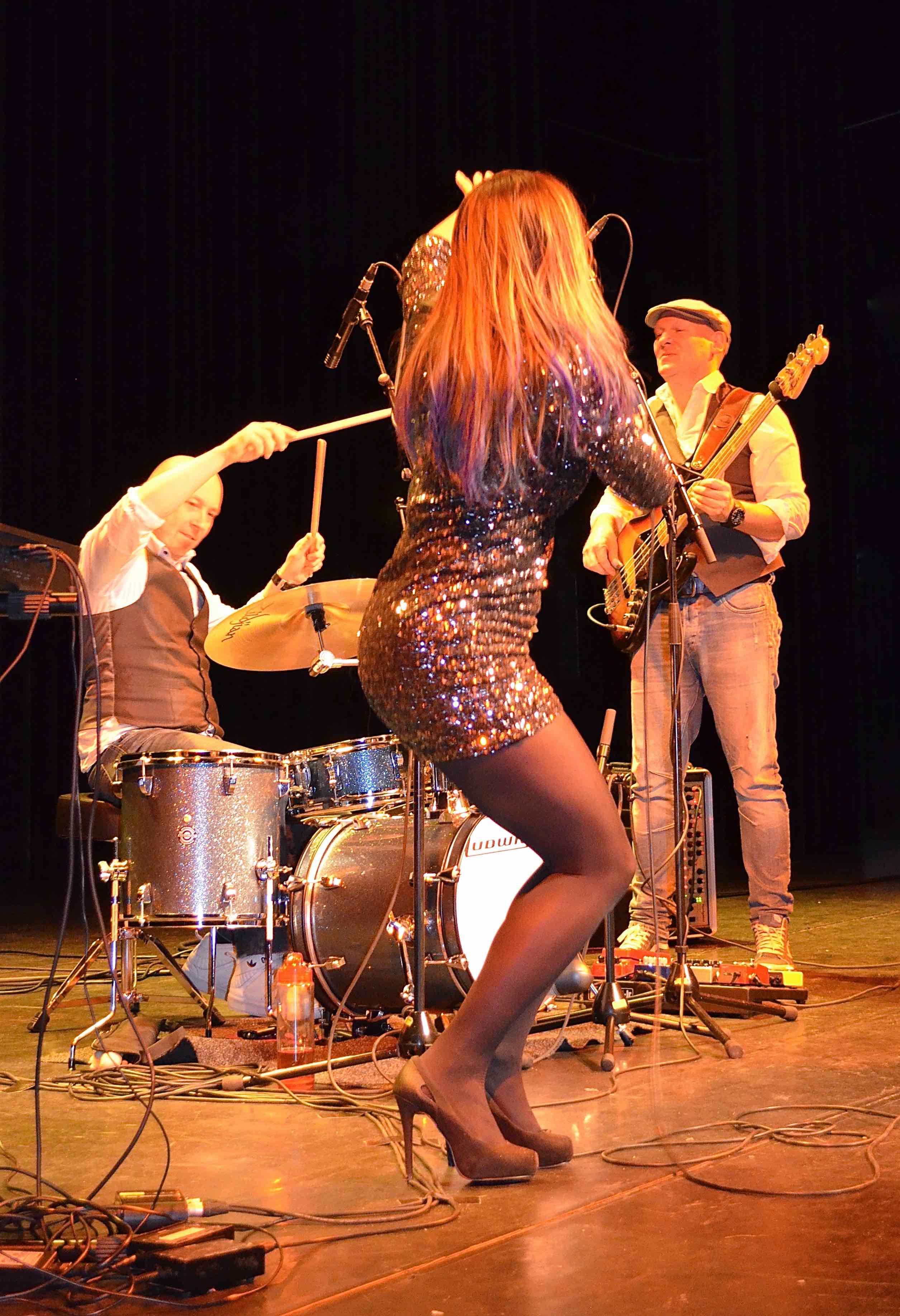 Andre gaat los op de drums!