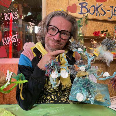 Maak een boom van oud electriciteitsdraad en gips