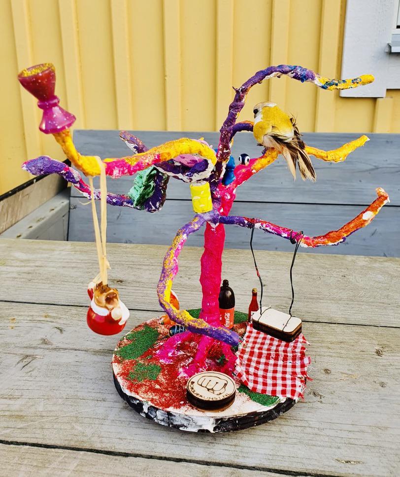 Maak een boom van elektriciteitsdraad en gips