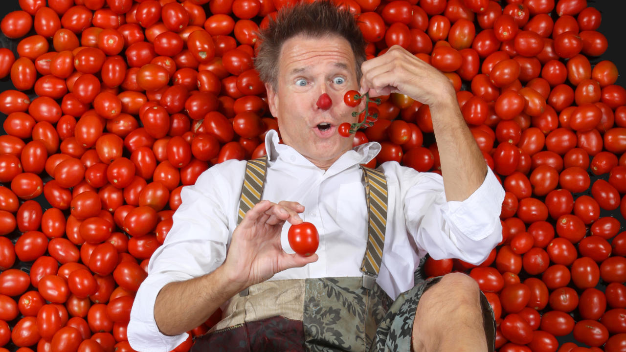 kind: 'waarom heb je een tomaatje op je neus?' En zo was er de titel :o)