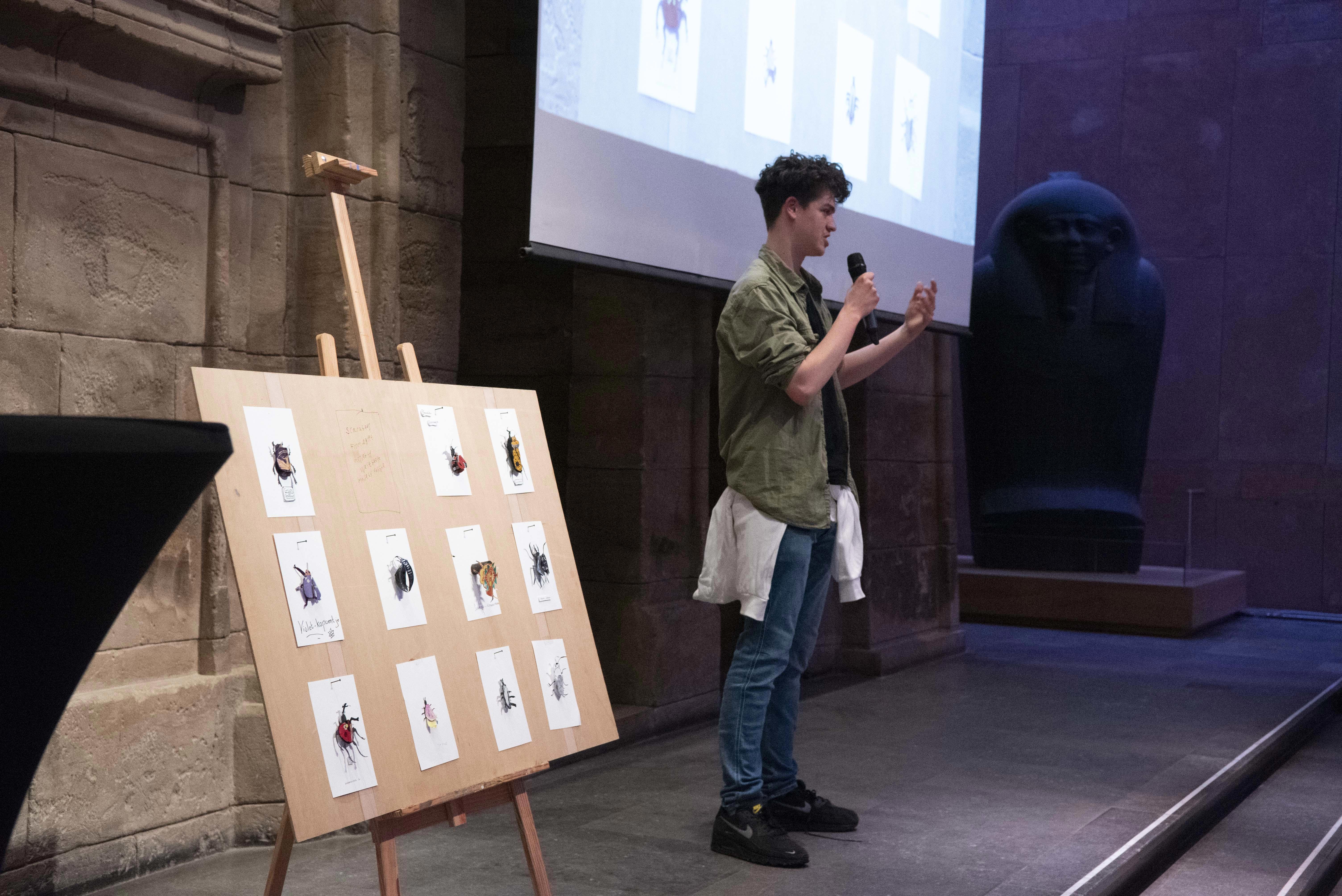 De maker van het creatieve werk vertelt wat zijn inspiratie is geweest