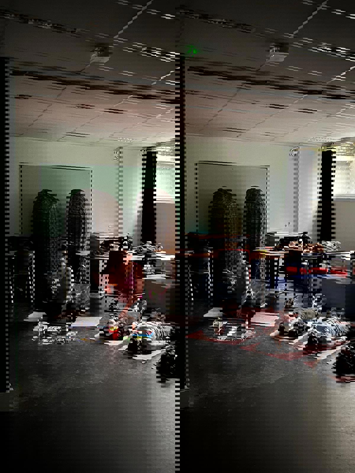 Eindmeditatie, verhaal passend bij de les, totale rust, zelfs met 20 tieners in een ruimte.