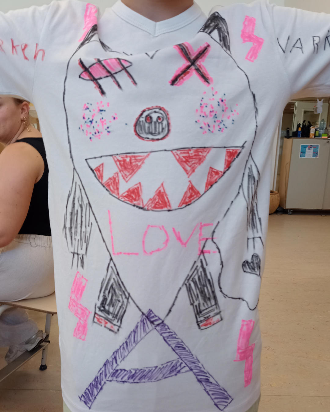 Pimp up je shirt met textielverf en textielstiften